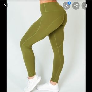 P'tula Nicole's Leggings in Army Green